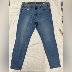 Old Navy size 16 Rockstar Super skinny jeans